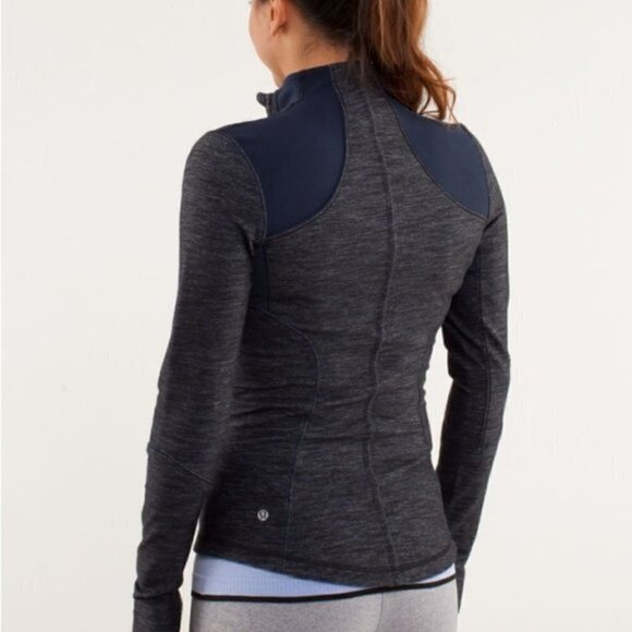 𝅺lululemon Forme Jacket in Reversible Slub Denim Inkwell Size 8 - Picture 2 of 10